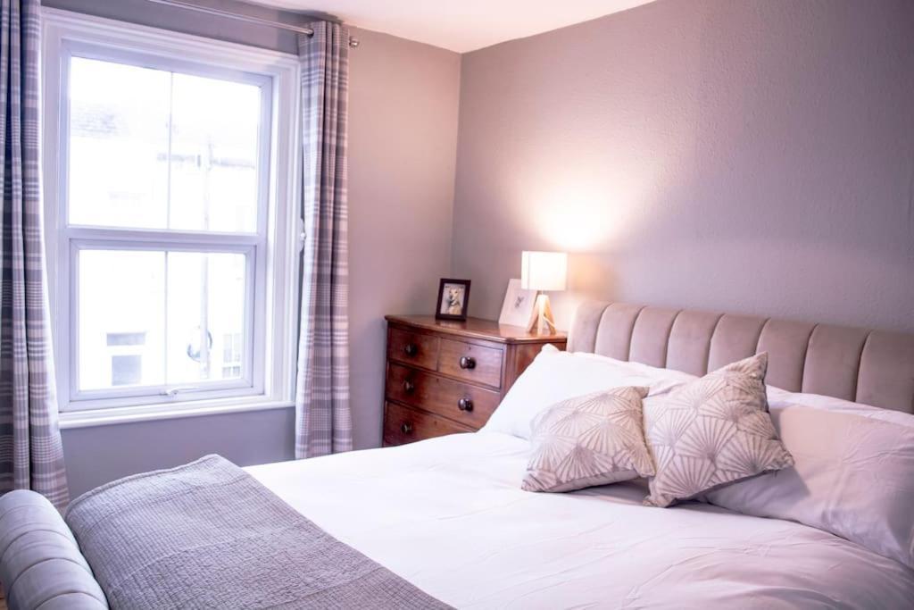 Lovely 3 Bed House In The Heart Of Cheltenham Eksteriør billede
