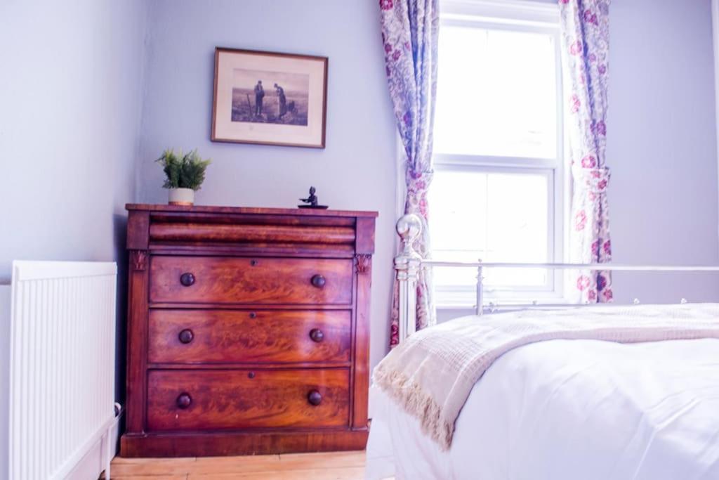 Lovely 3 Bed House In The Heart Of Cheltenham Eksteriør billede