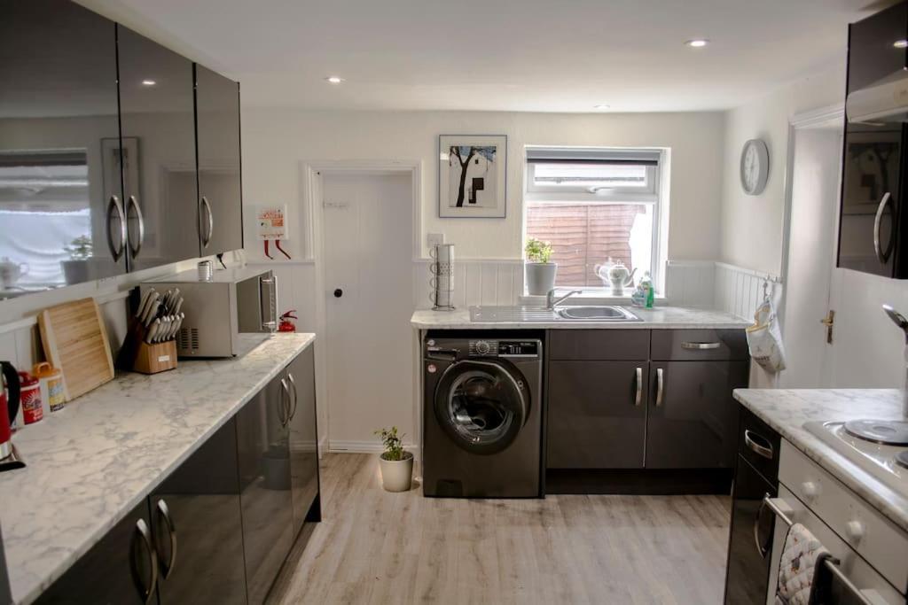 Lovely 3 Bed House In The Heart Of Cheltenham Eksteriør billede