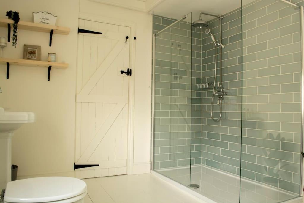 Lovely 3 Bed House In The Heart Of Cheltenham Eksteriør billede